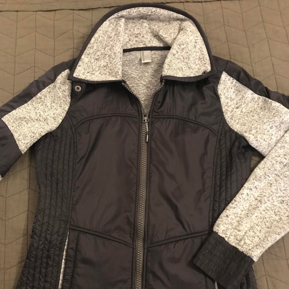 Mondetta Jacket Size M